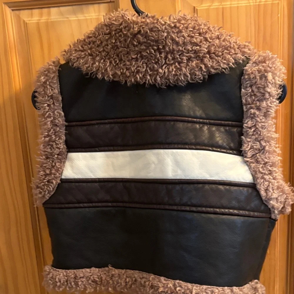 Brown and Cream Faux Fur Vest - Picture 9 of 12
